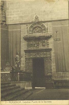 Catedral. Puerta de la Sacristía. Plasencia.