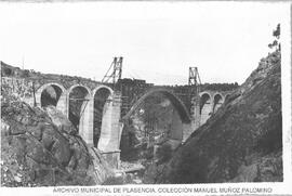 Construcción del puente de piedra del ferrocarril. Plasencia.